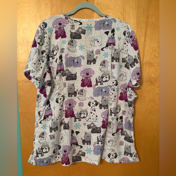 Like New Scrub Top - Picture 3 of 4